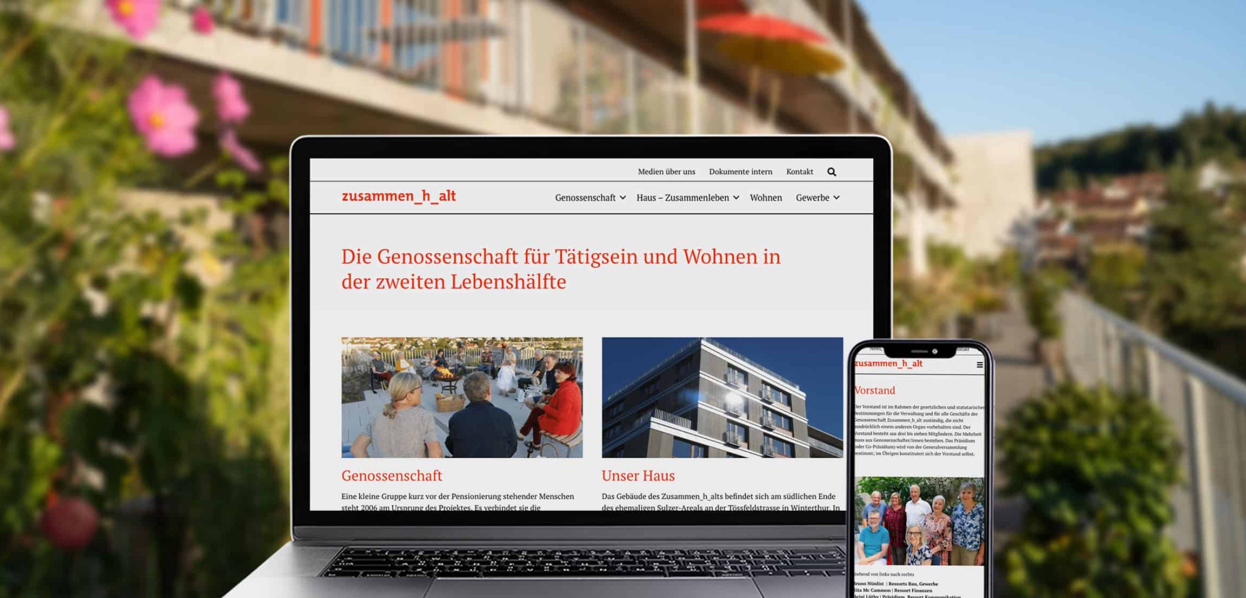 Mockup der Zusammenhalt-Website mit Gebäude im Hintergrund.