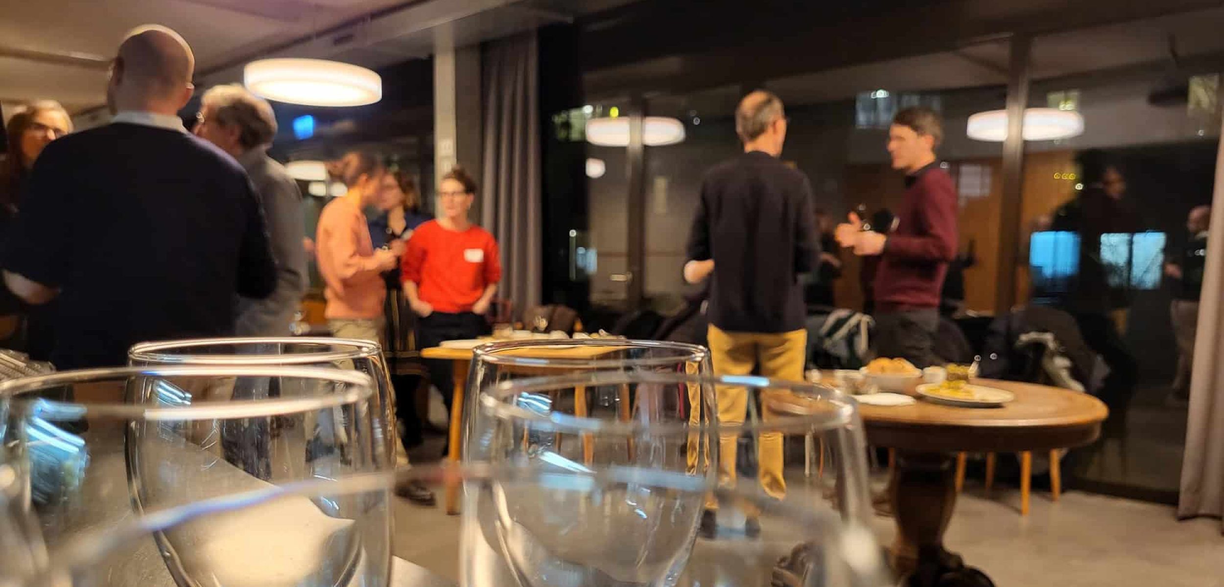 Bei einem diktum.ch-Apéro gibts immer alkoholfreie Alternativen, künftig in grösserer Auswahl.