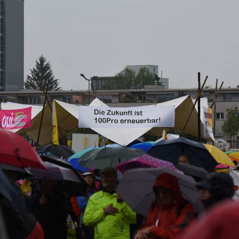 Menschenstrom gegen Atom