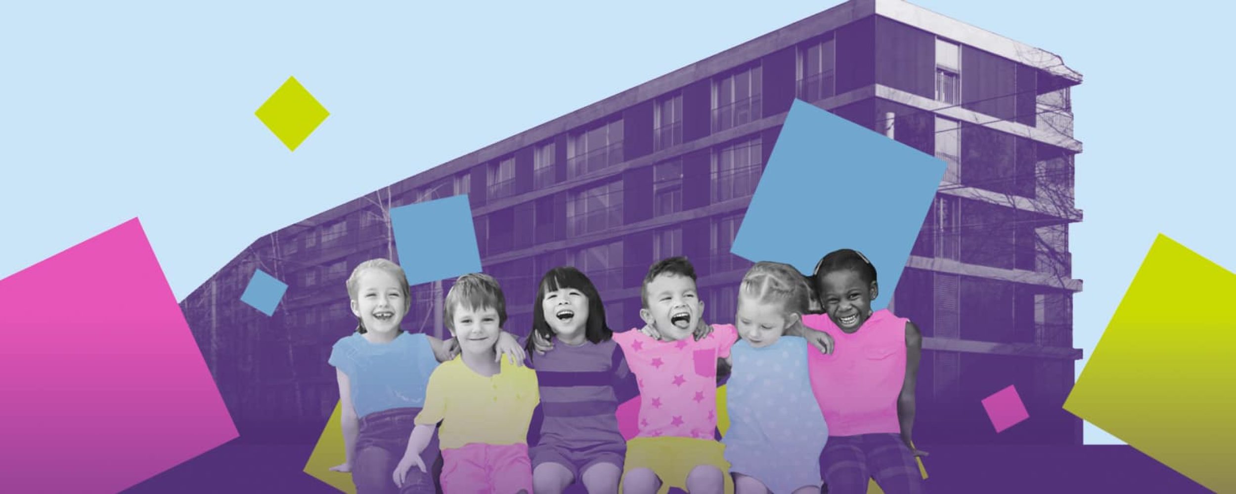 Sujet für die Startseite des Webauftrittes der SFW: Lachende Kinder und farbige Quadrate (aus dem Logo der SFW) vor einem violett eingefärbten, mehrstöckigen Wohnhaus.